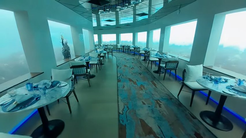 亞克力厚板造水下餐廳，暢享海洋生物